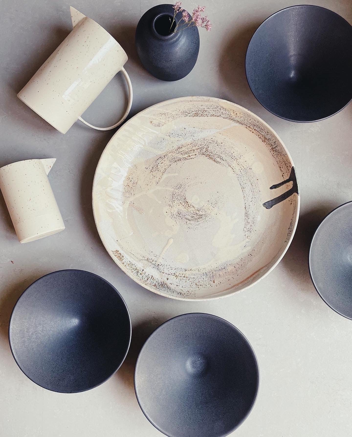 Gaver omkring 1000 kr. - håndlavet keramik, glas og unikt interiør