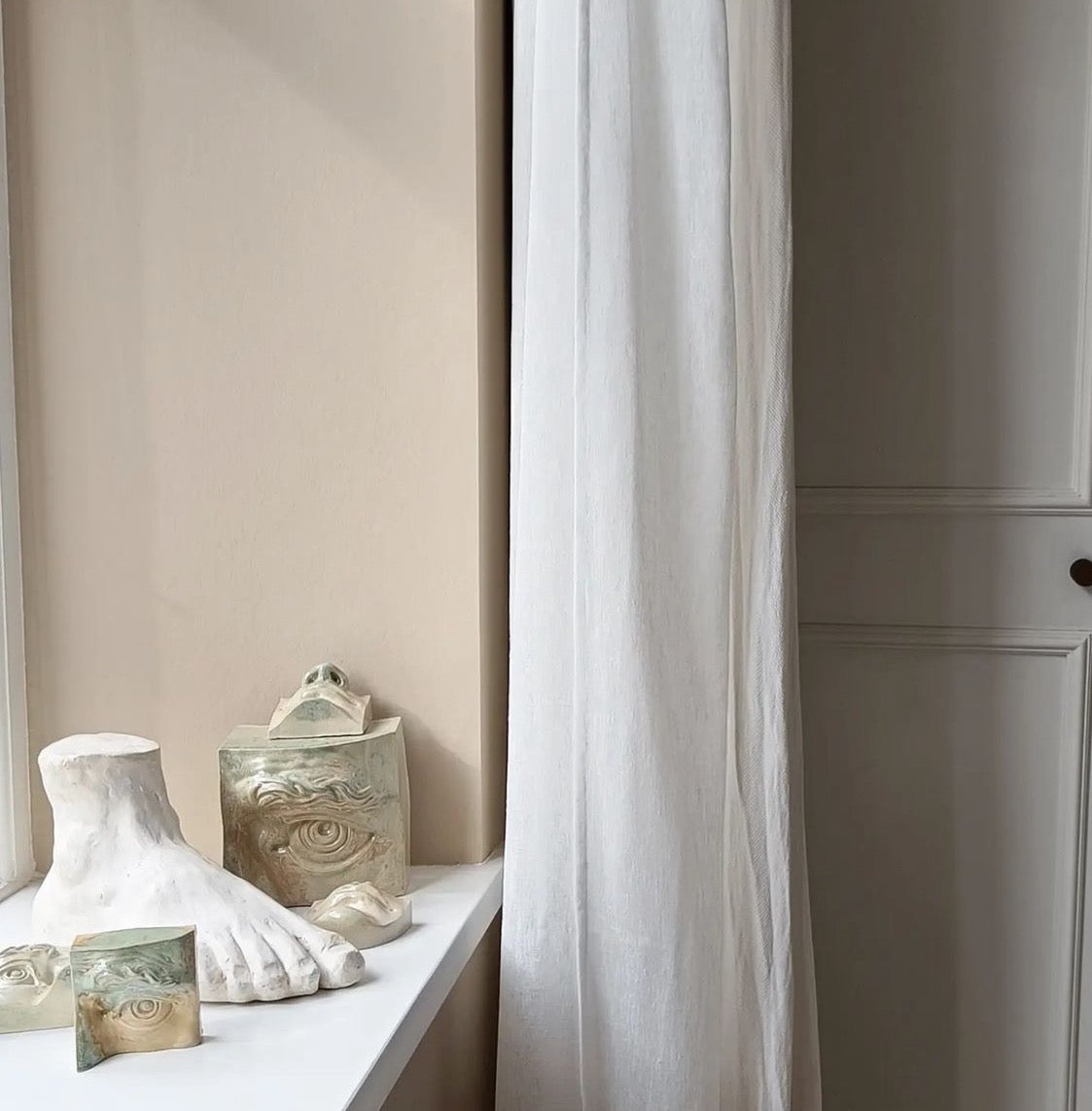 Bogstøtte øje/Bookend Eye - Venstre - Crystal Green - Håndlavet i Danmark af Laoru. Køb hos Studio Holdbar. Hurtig levering