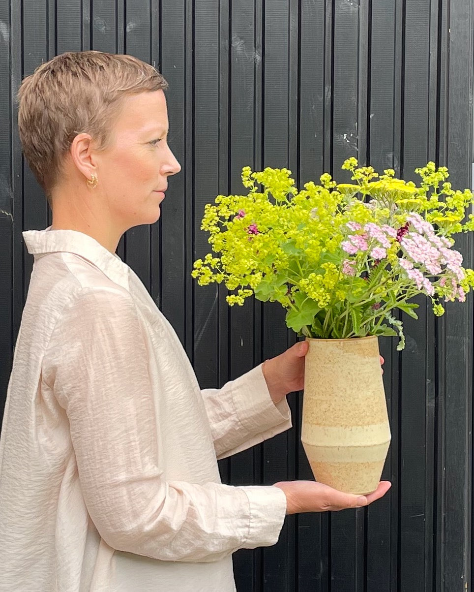 Oda Garden Vase – Stor (H:22 cm) - Brun