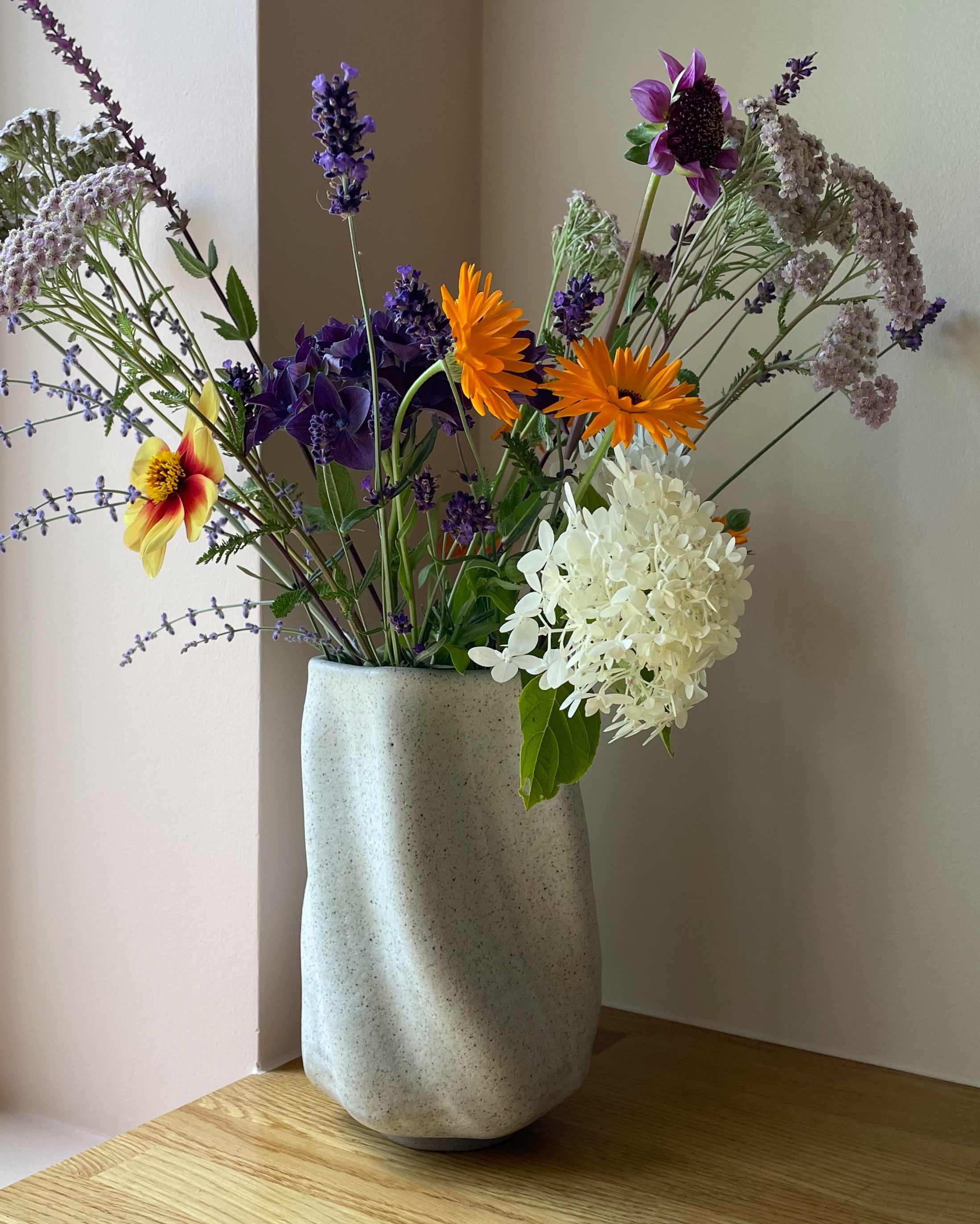 Unika keramik vase (H:22 cm) - Stor - Ash grey
