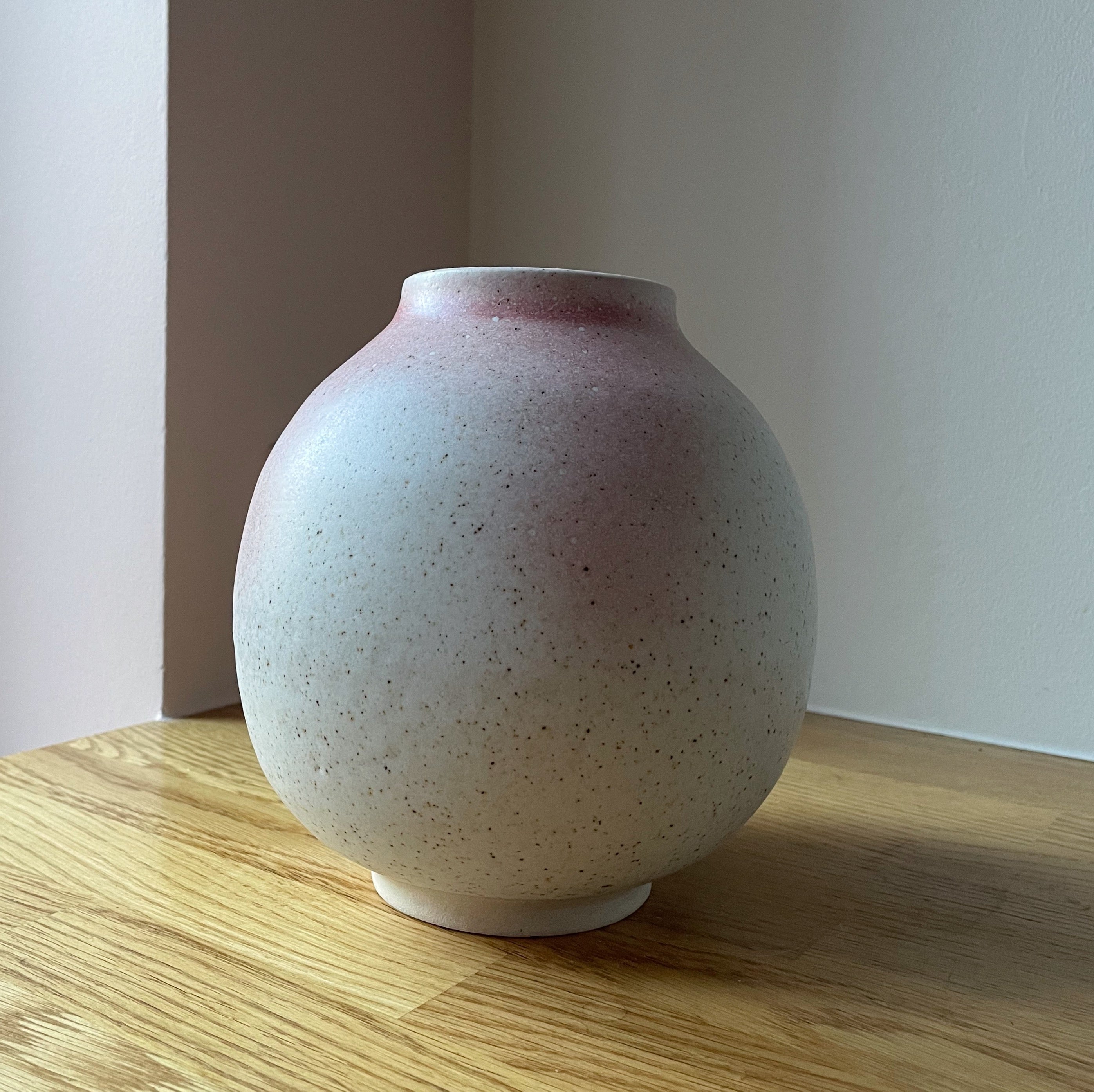 Unika keramik vase (H:18 cm) - Medium - Pale rose
