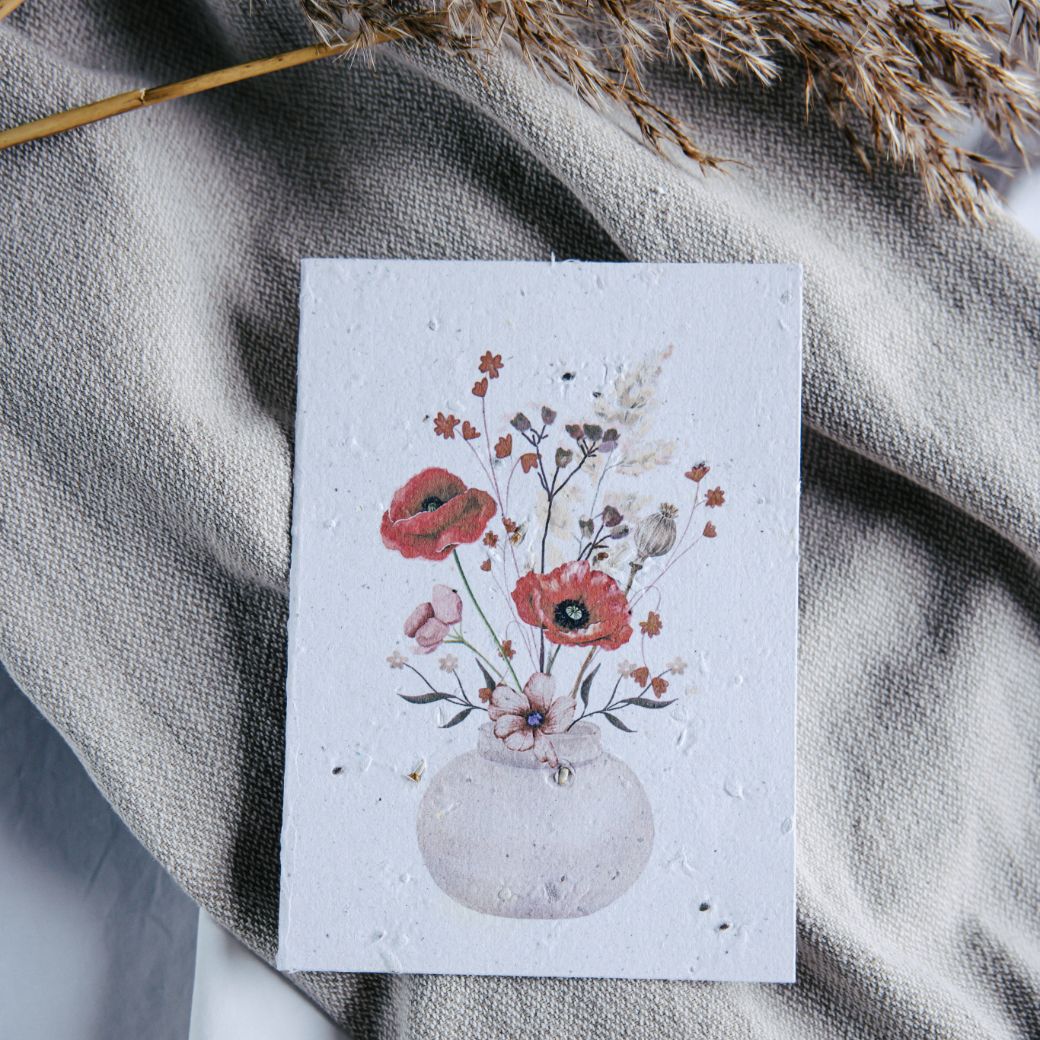 Spirpapir - Smukt kort til bryllupsgaven lavet af blomsterfrø og genbrugspapir - plantes direkte af modtageren. Køb hos Studio Holdbar.