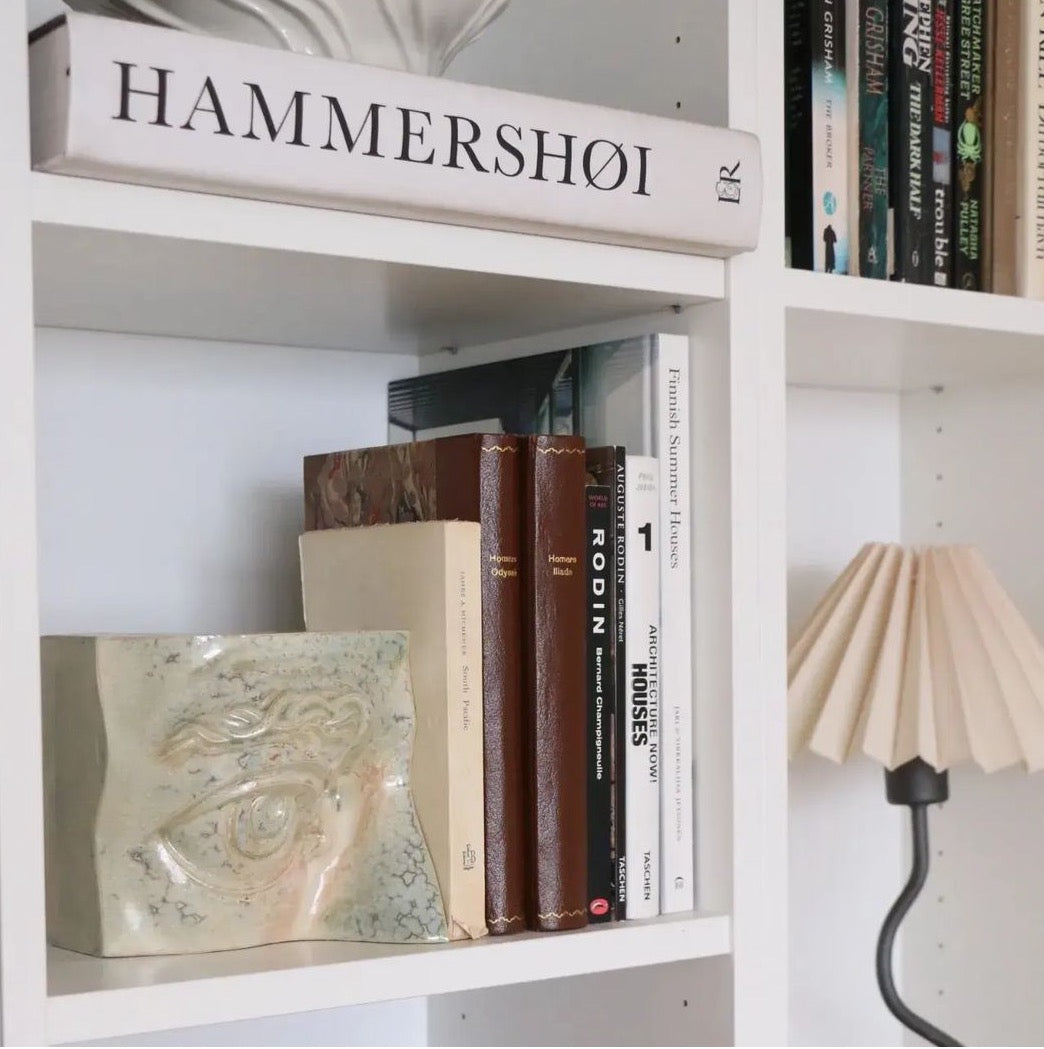 Bogstøtte øje/Bookend Eye - Venstre - Crystal Green - Håndlavet i Danmark af Laoru. Køb hos Studio Holdbar. Hurtig levering