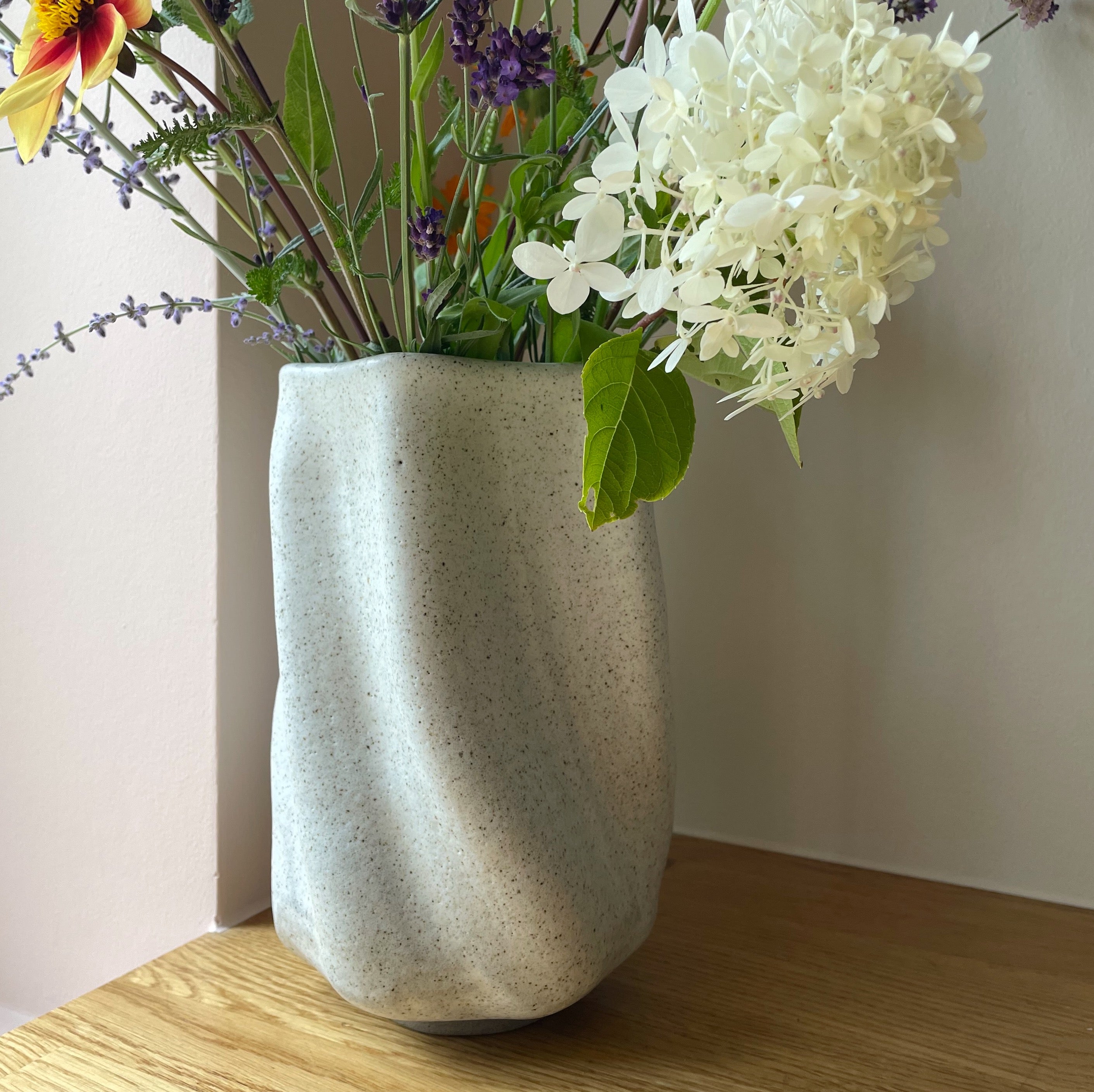 Unika keramik vase (H:22 cm) - Stor - Ash grey