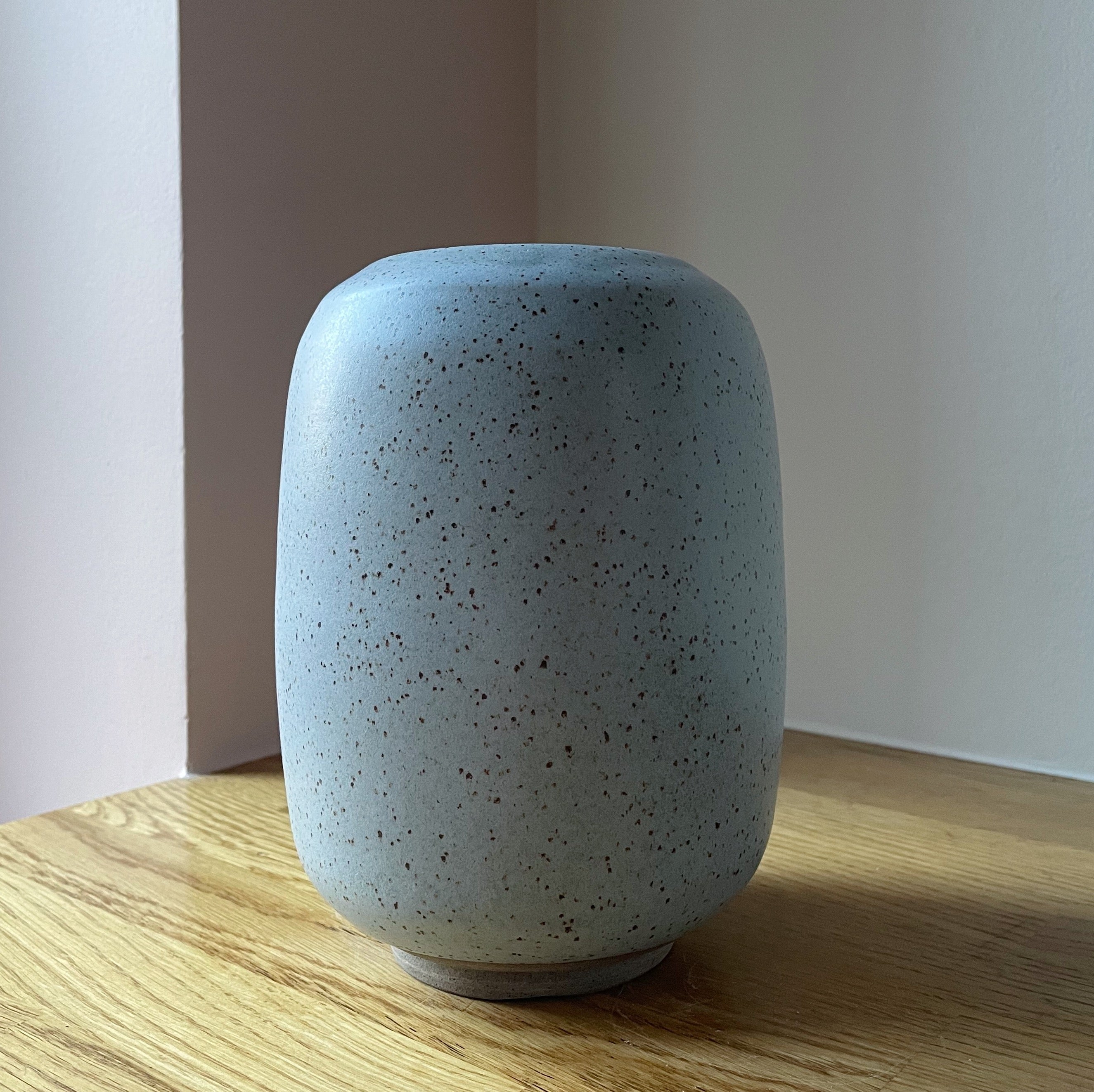 Unika keramik vase (H:18 cm) - Medium - Dusty blue