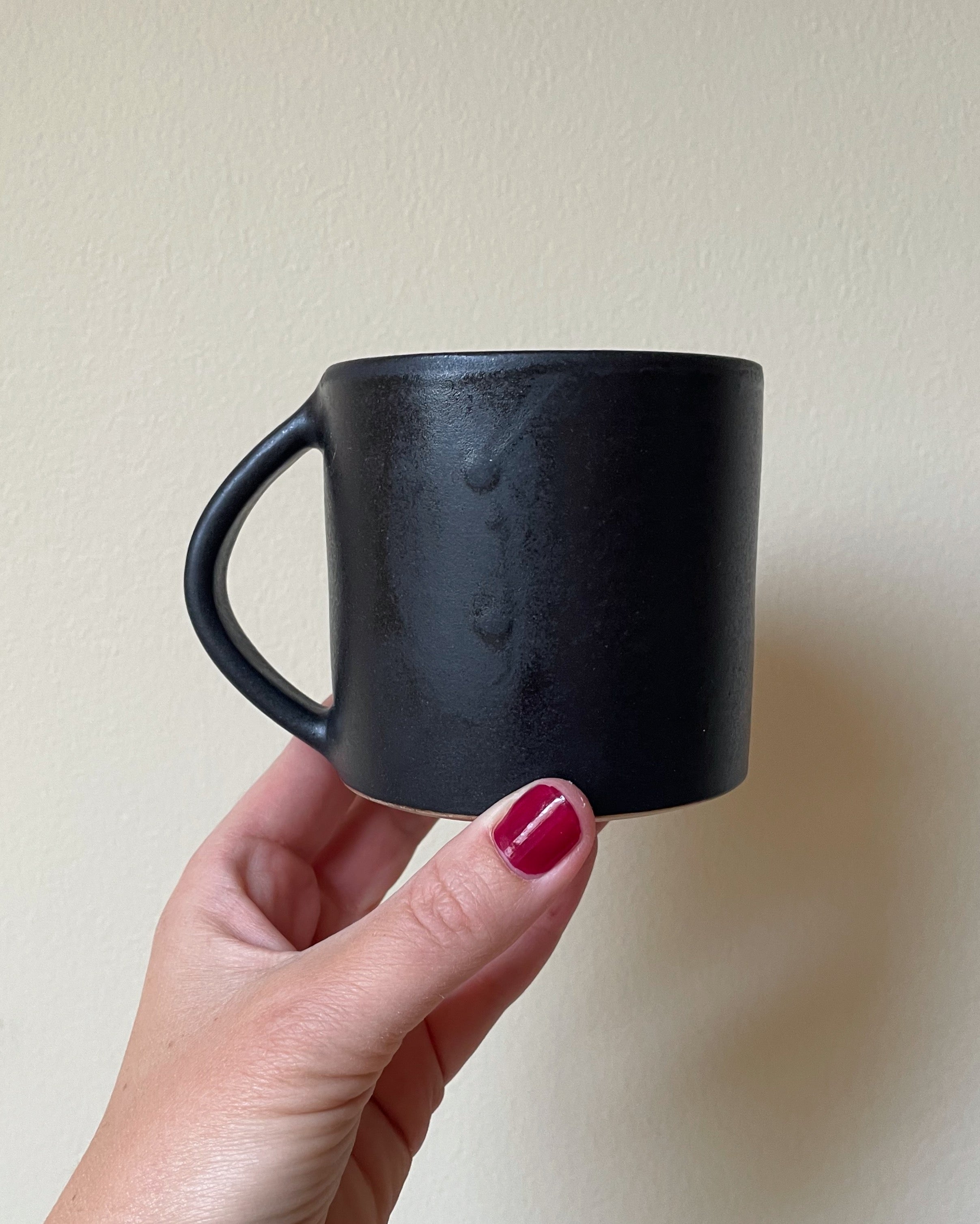 Smoke - No. 2 - Hånddrejet krus med hank