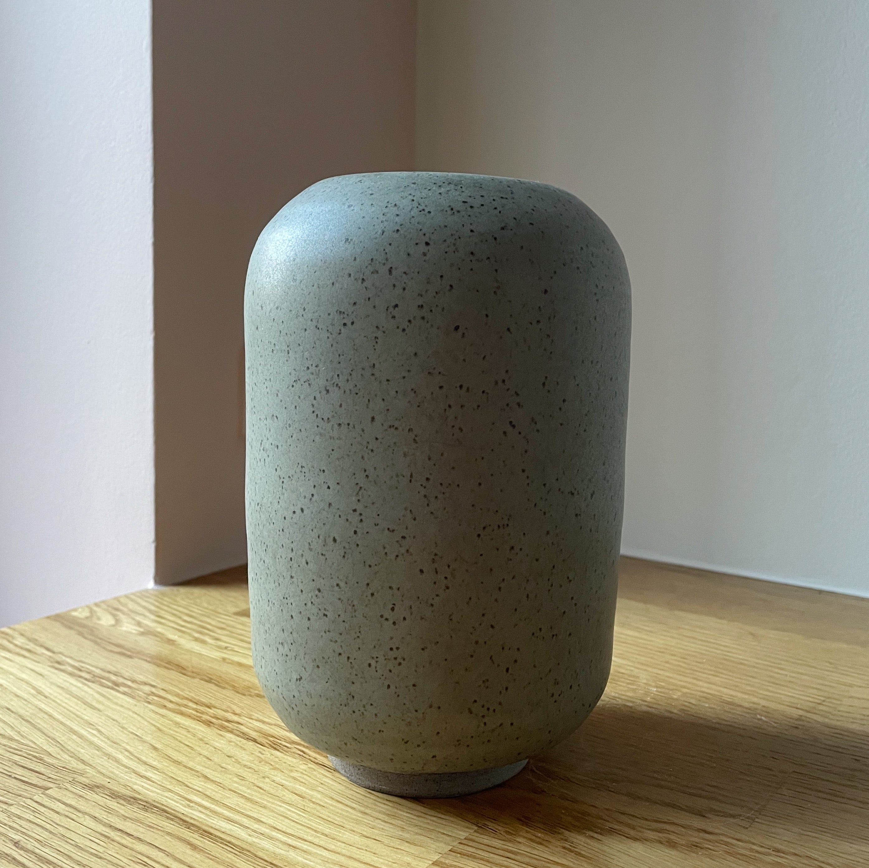 Unika keramik vase (H:18 cm) - Medium - Moss green