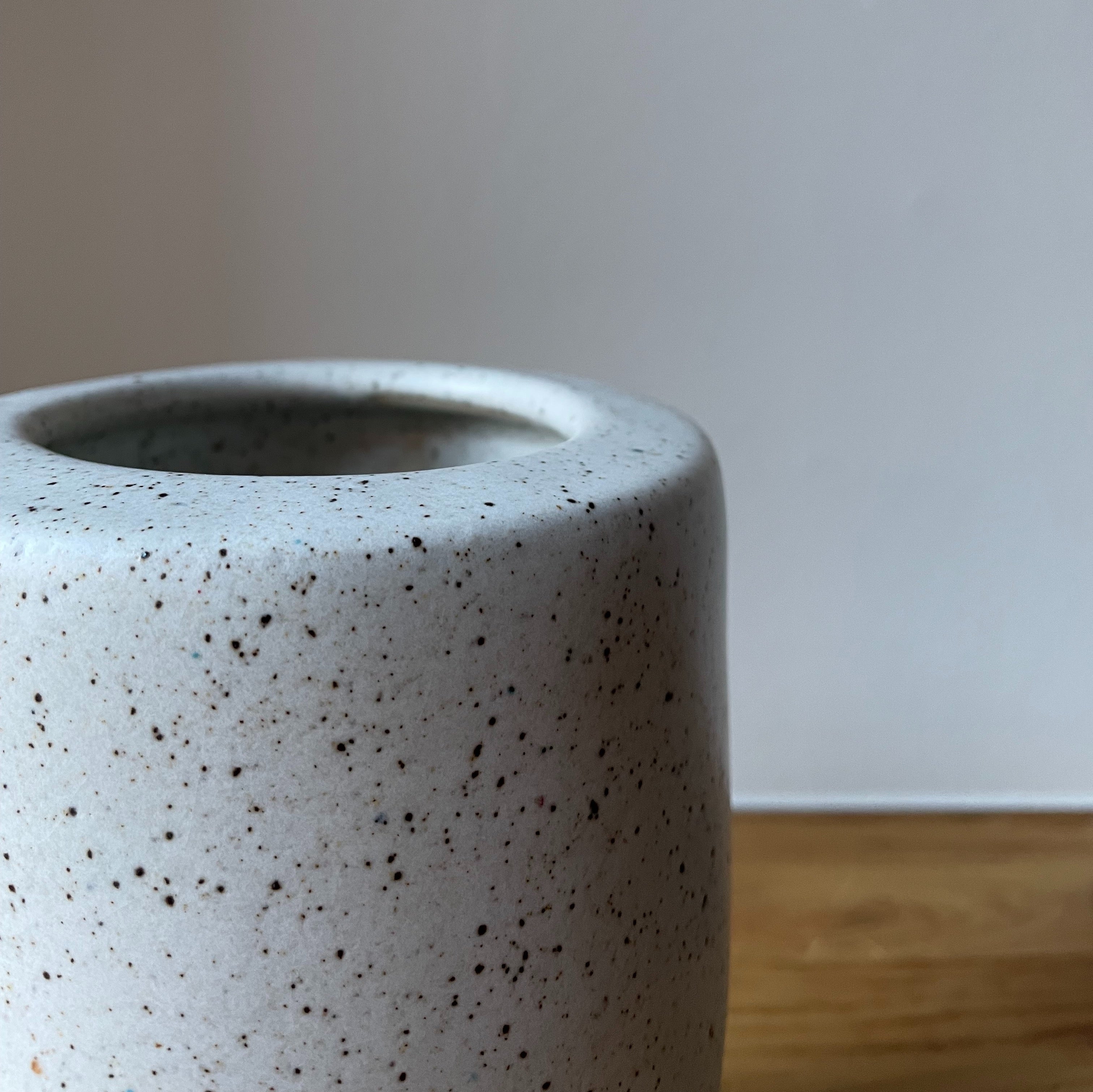 Unika keramik vase (H:18 cm) - Medium - Eggshell white