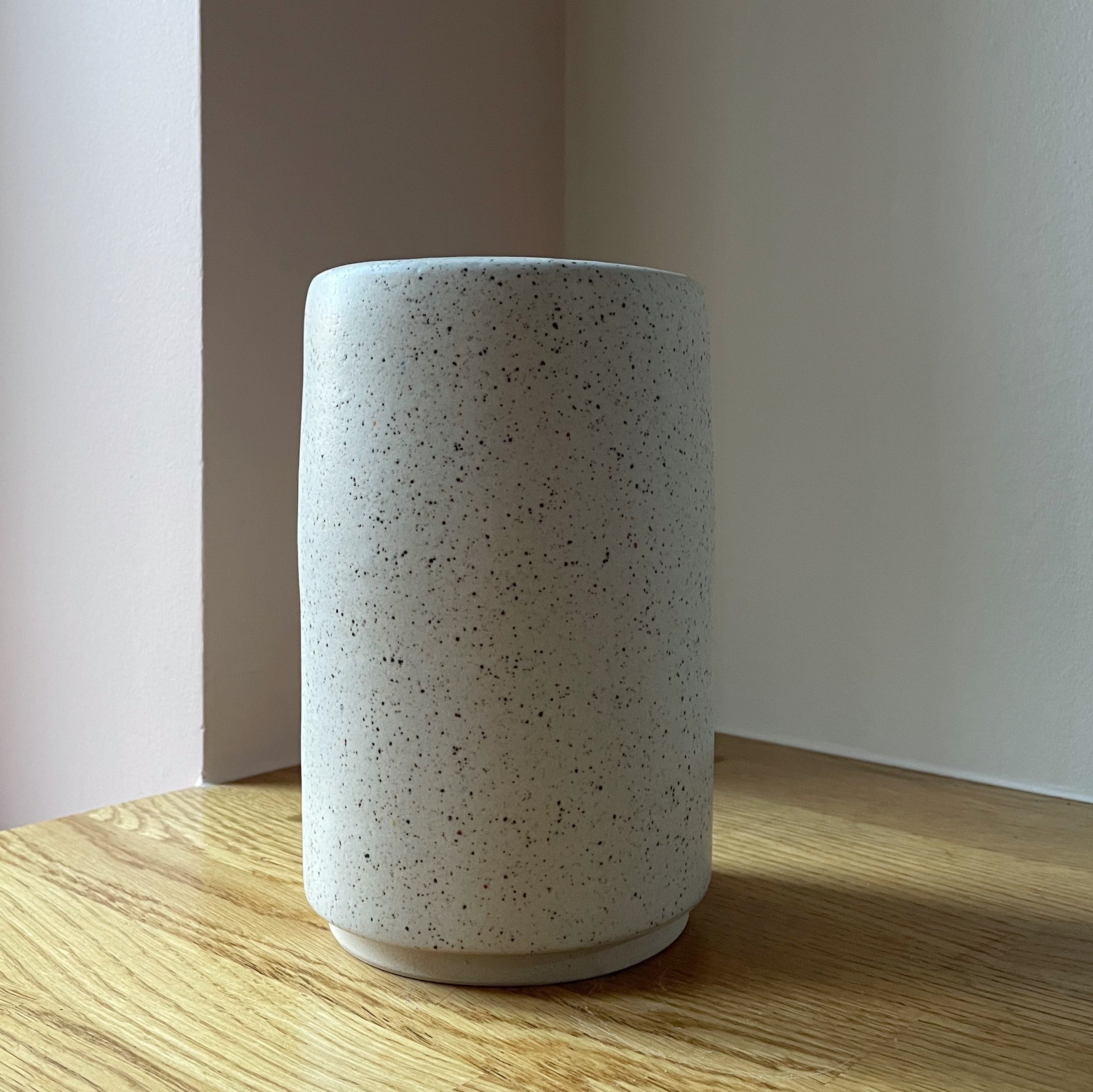 Unika keramik vase (H:18 cm) - Medium - Eggshell white