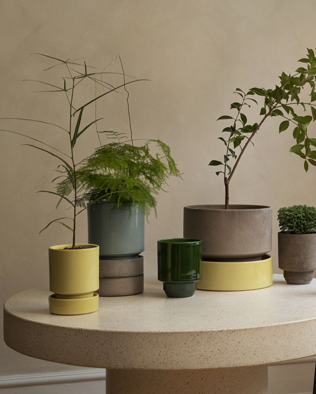 Hoff krukke inkl. underskål - Ø18cm. - Rosa eller grå krukke