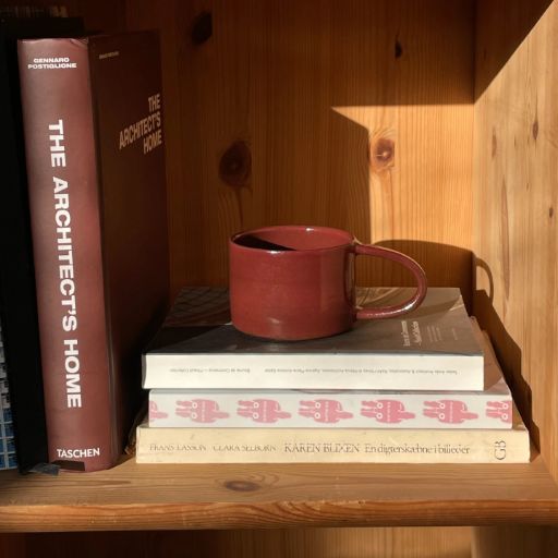 Hånddrejet kop med stor hank - Burgundy