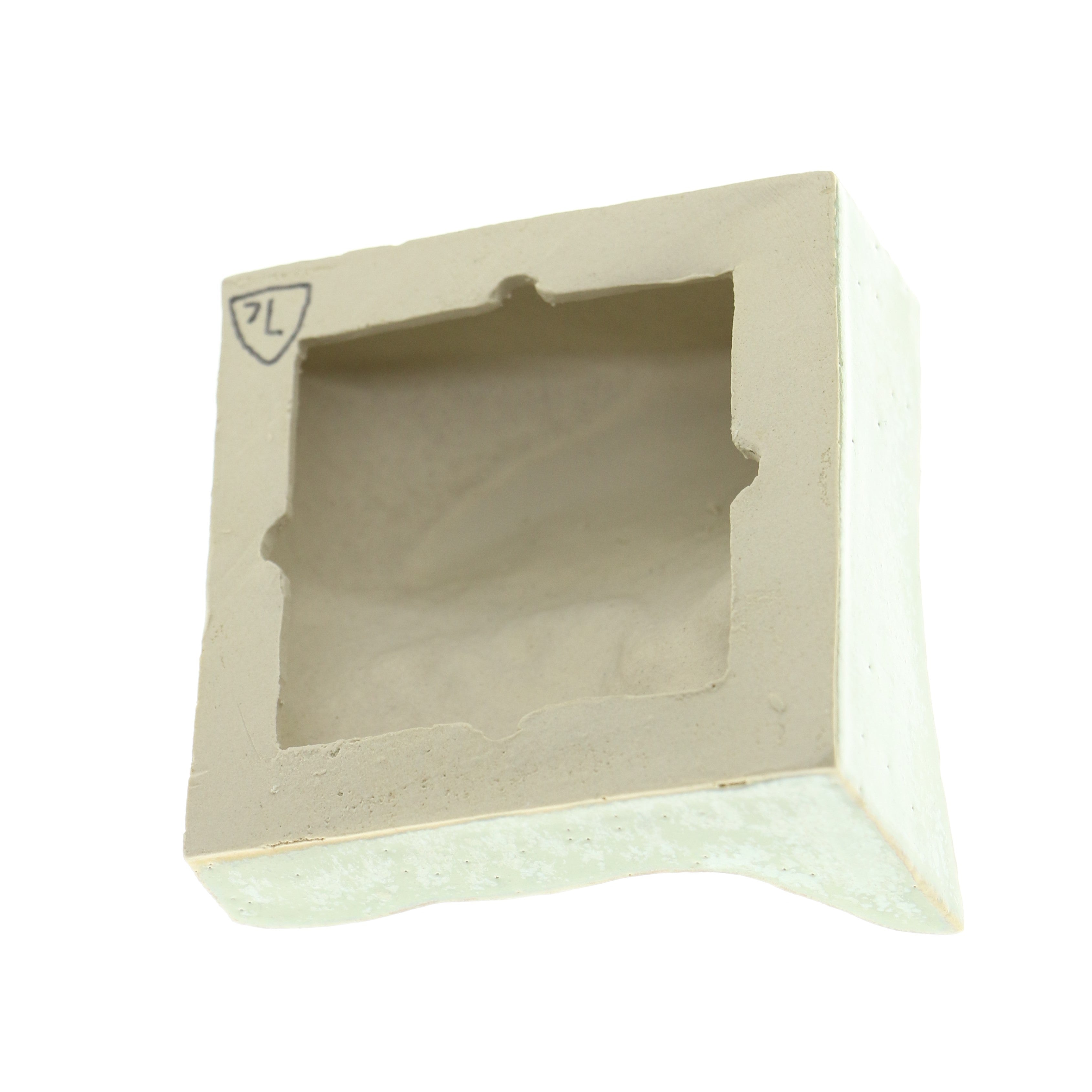 Vægrelief til ophæng - Ansigtsfragment - Øje Vægkunst - Grøn - Håndlavet i Danmark af Laoru. Køb hos Studio Holdbar. Hurtig levering