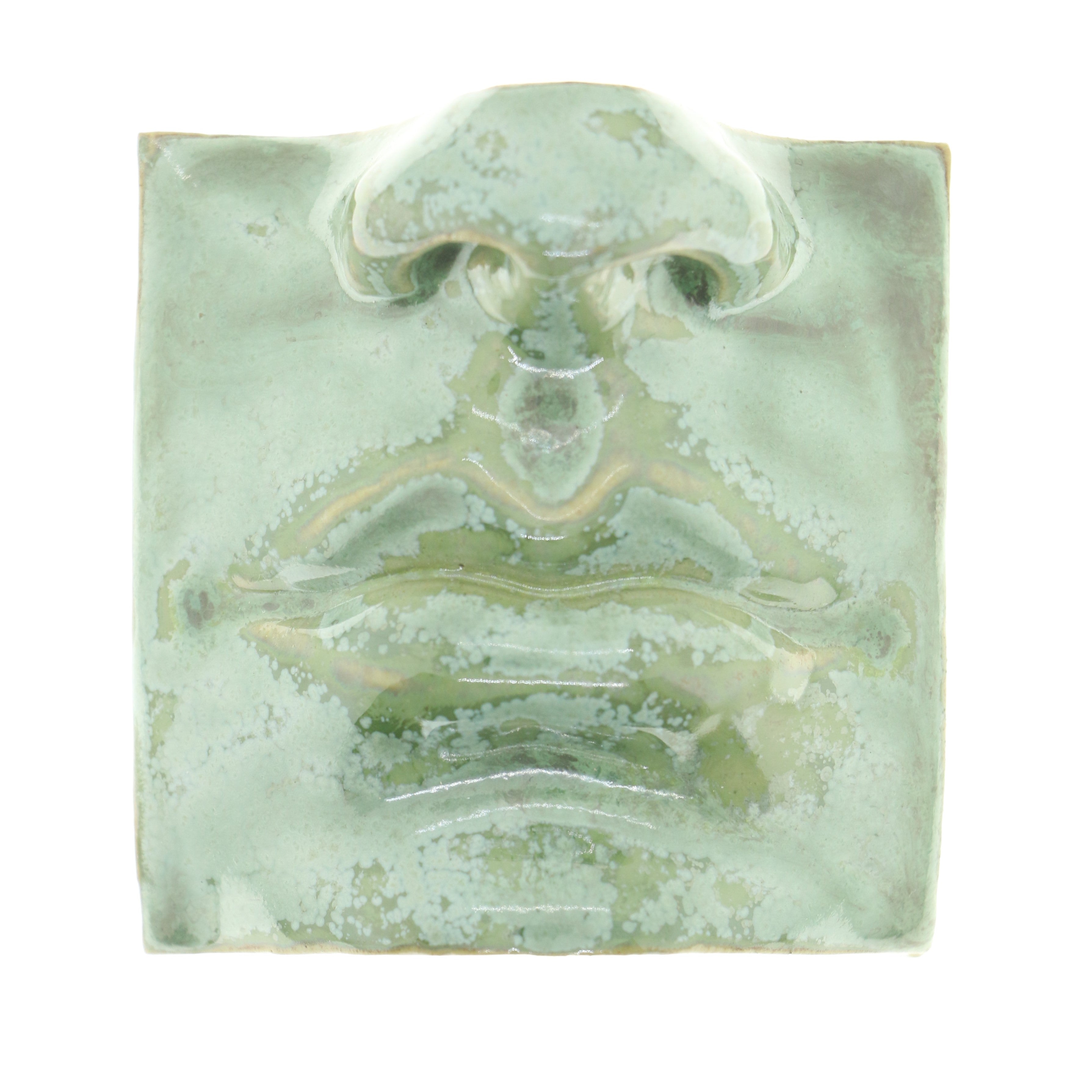 Vægrelief til ophæng - Ansigt/Mund - Vægkunst - Grøn - Håndlavet i Danmark af Laoru. Køb hos Studio Holdbar. Hurtig levering