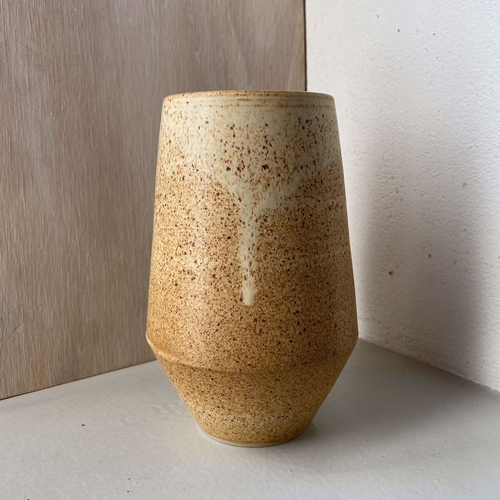 Oda Garden Vase – Medium (H:16 cm) - Brun