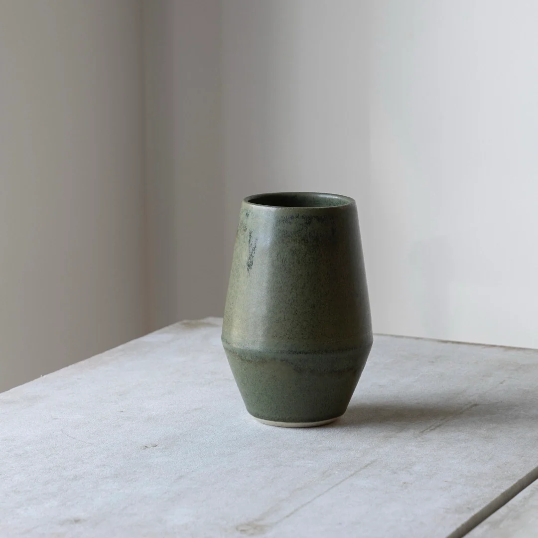 Oda Garden Vase – Medium (H:16 cm) - Grøn