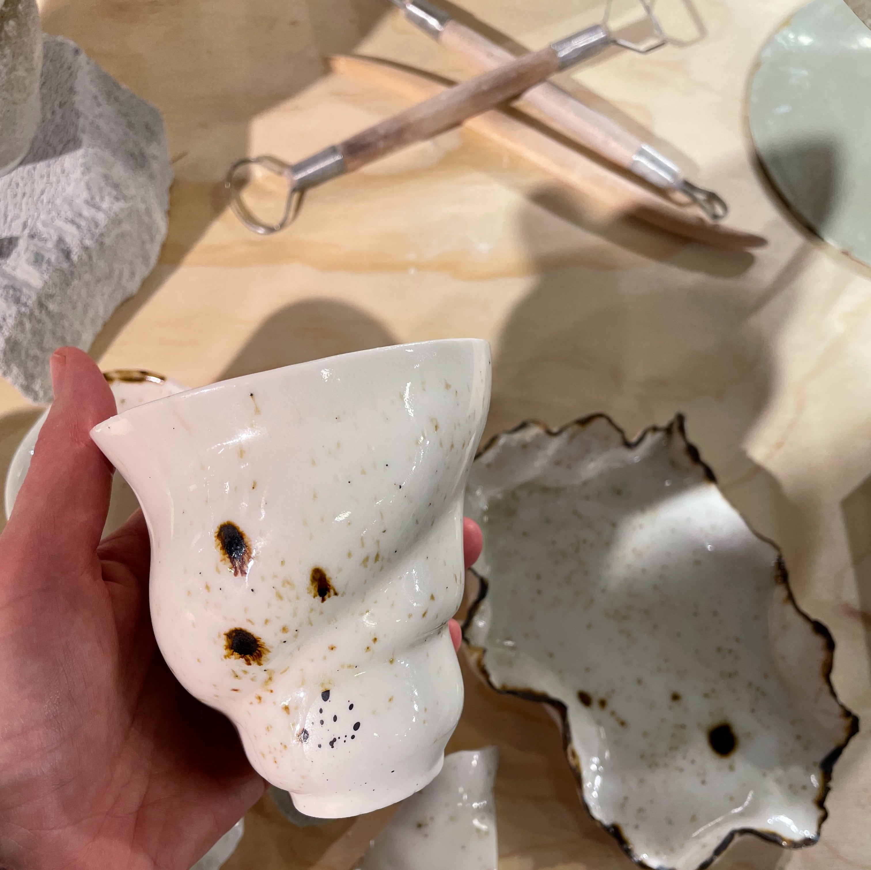 Ryle kop - Studio Aarhus - Håndlavet keramik krus uden hank. Køb hos Studio Holdbar (webshop & butik). Hurtig levering