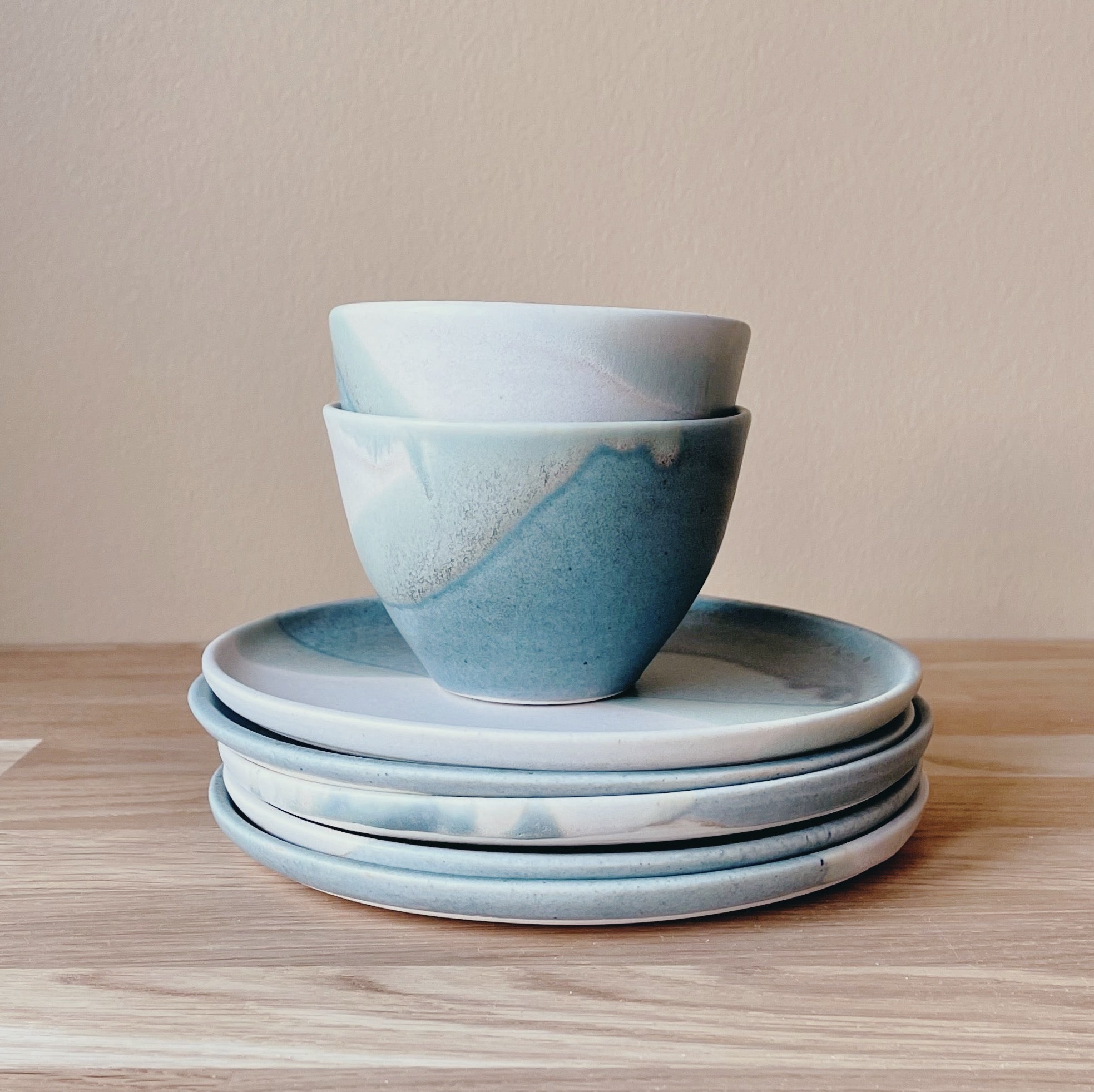 Keramik kop u. hank, Vandkantglasur - Håndlavet, Grit Jansen. Køb hos Studio Holdbar (webshop & butik). Hurtig levering