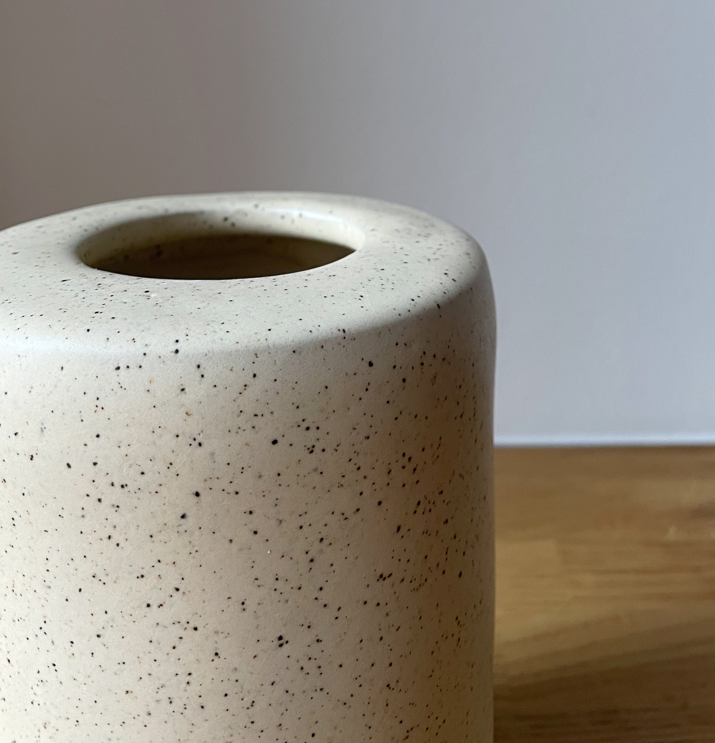 Unika keramik vase (H:17 cm) - Light yellow