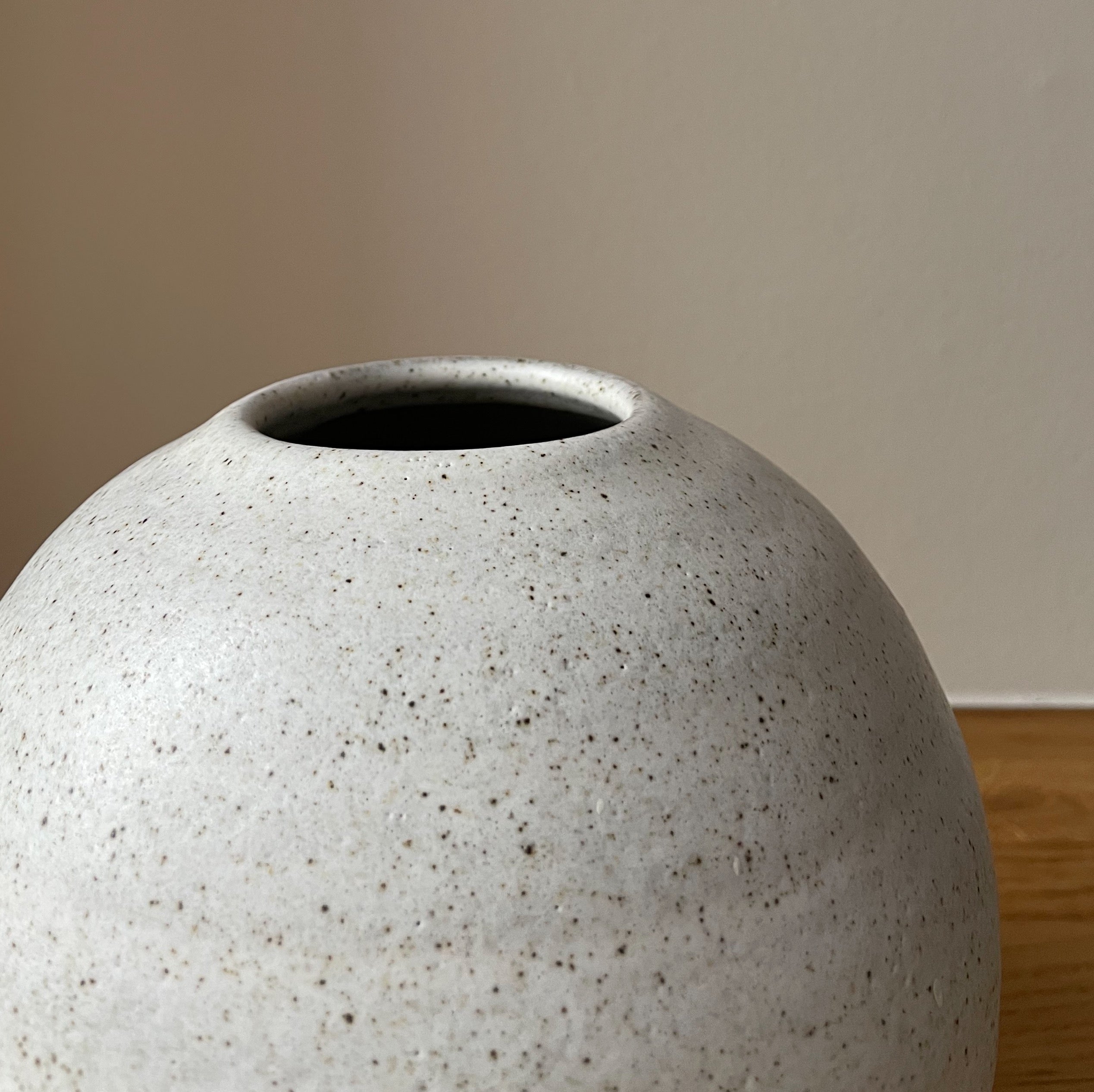 Unika keramik vase (H:17 cm) - Medium - Ash Grey