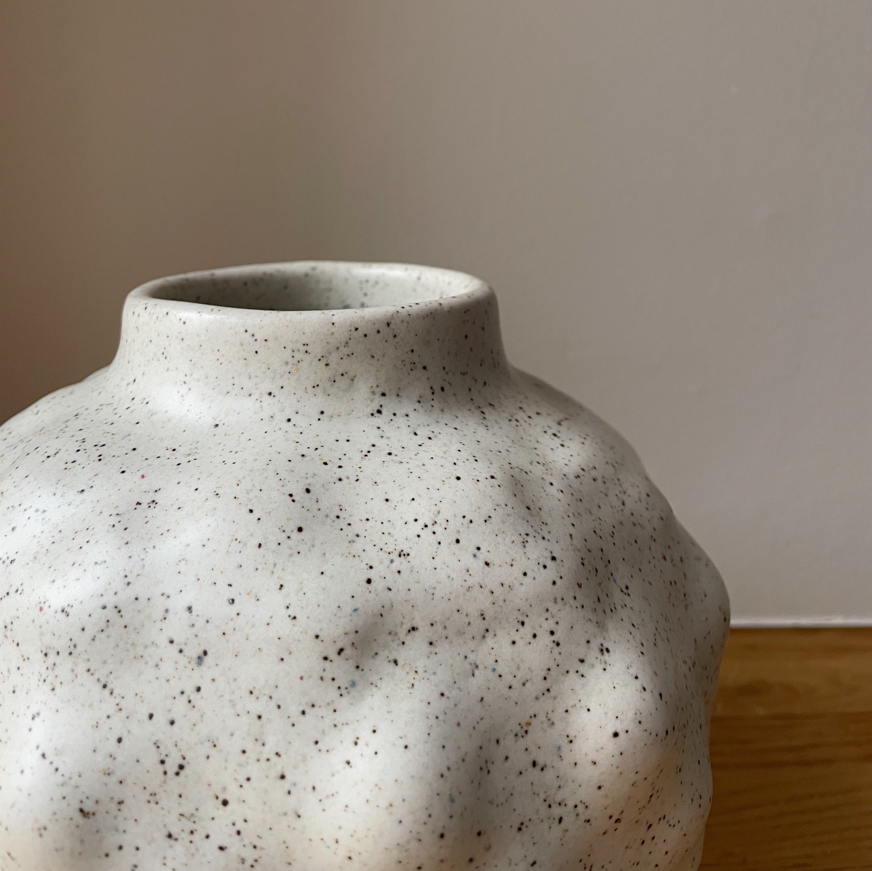 Unika keramik vase (H:20 cm) - Stor - Eggshell