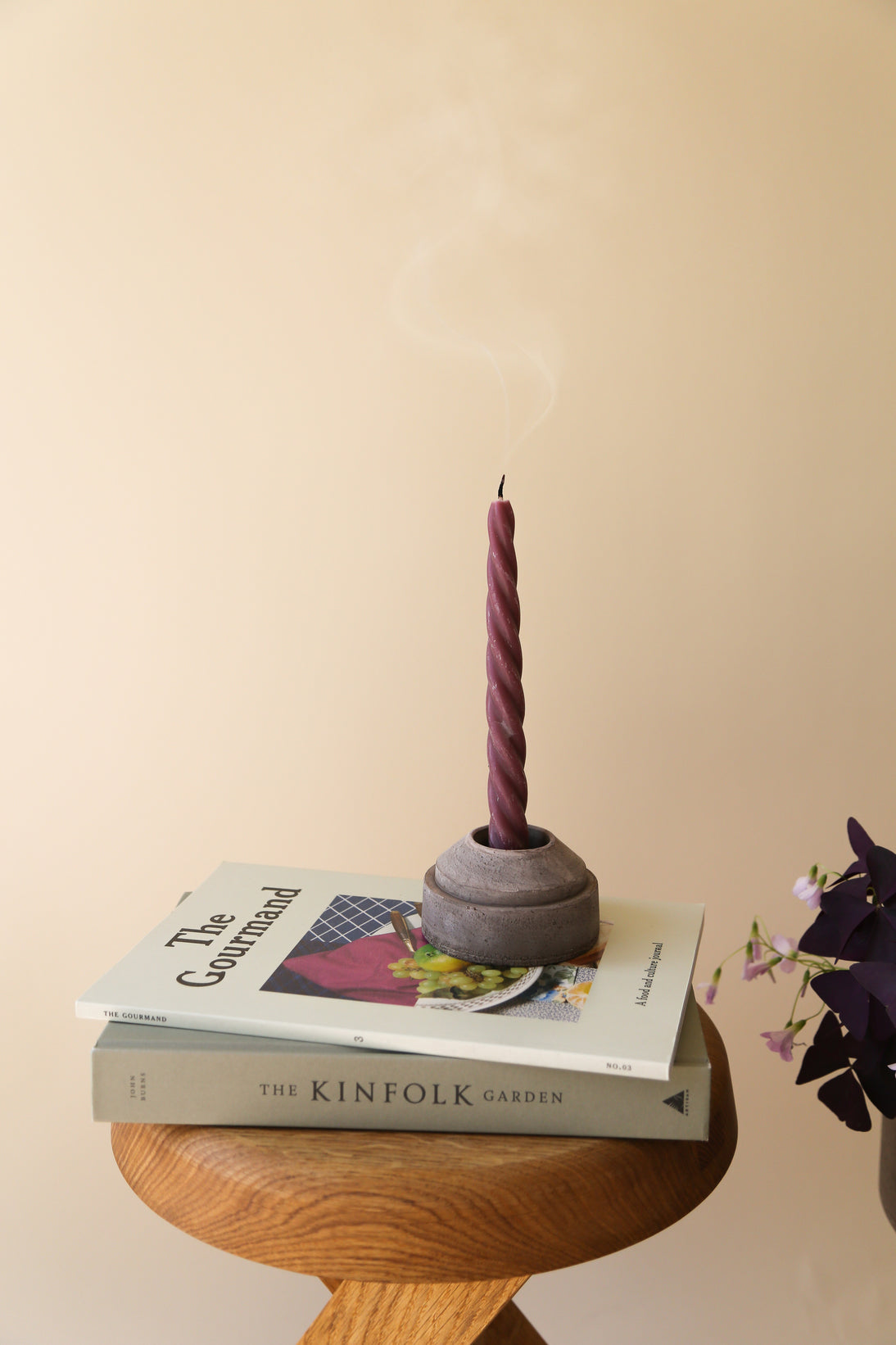 Bergs Potter: Håndlavet lysestage i terrakotta ler rosa. Køb hos Studio Holdbar (webshop & butik). Hurtig levering