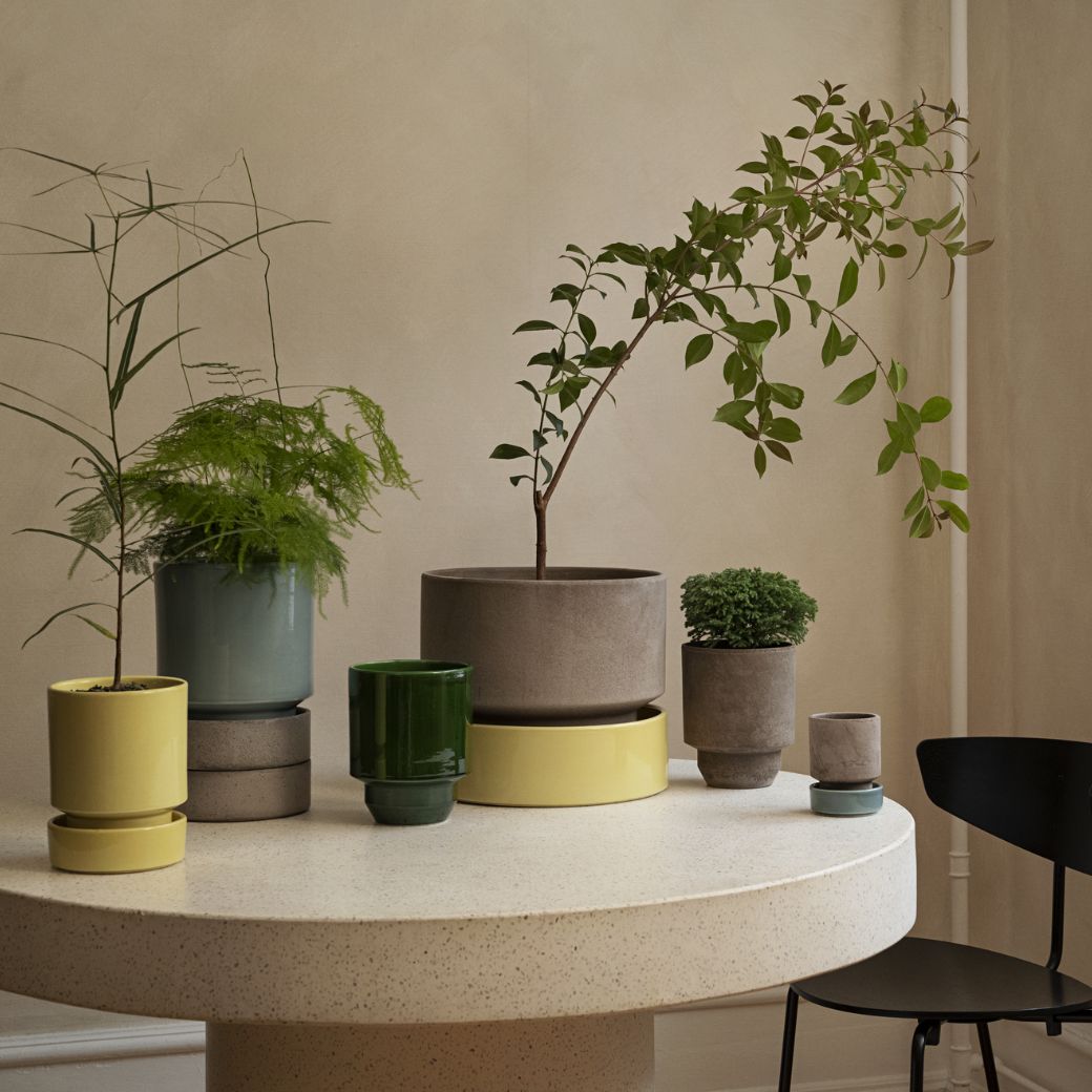 Hoff glaseret krukke Ø14cm inkl. underskål - Blå, Bergs Potter. Køb hos Studio Holdbar (webshop & butik). Hurtig levering