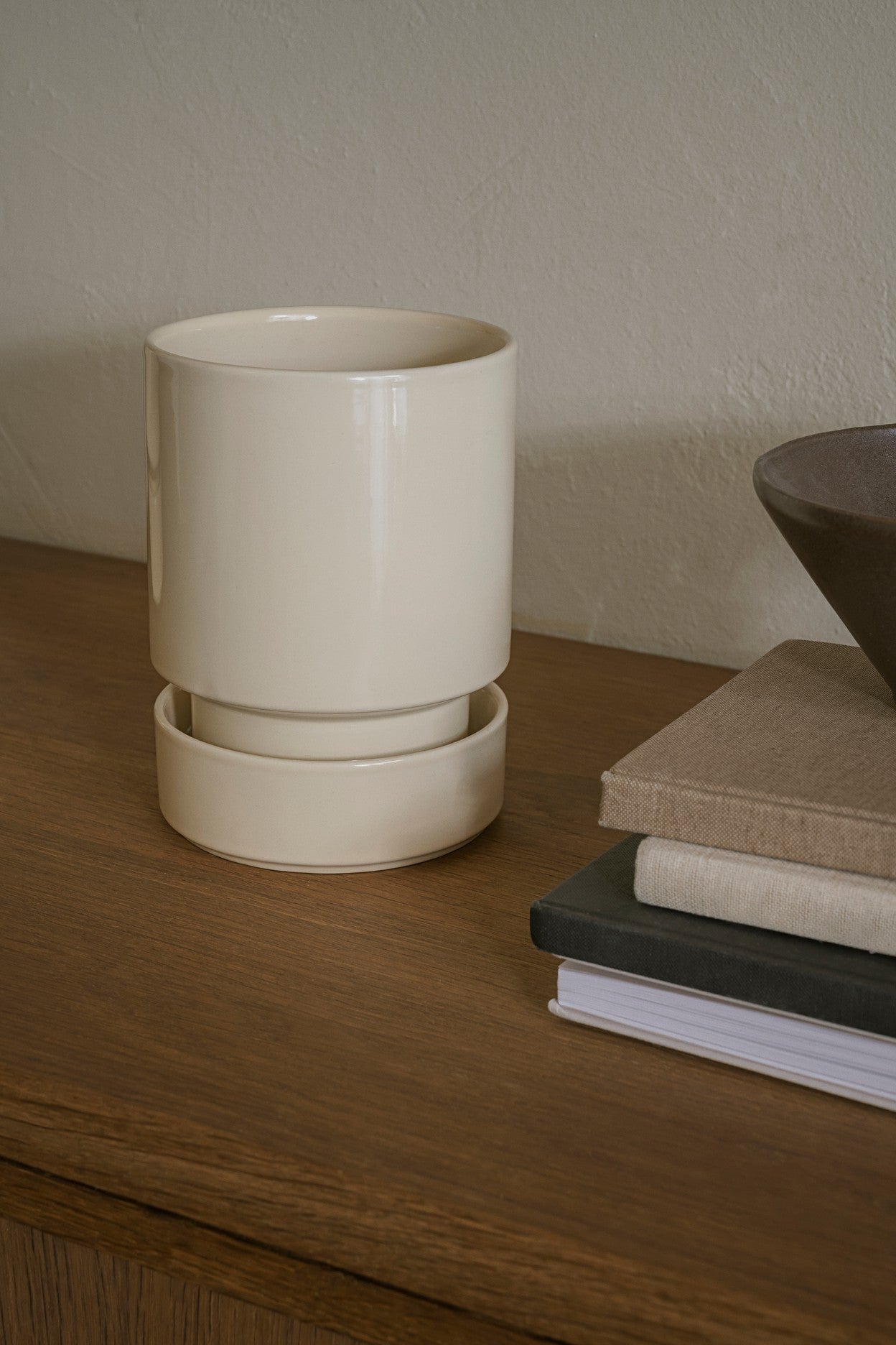 Nyhed: Glaseret Hoff krukke inkl. underskål - Ø14 cm - Sandstone