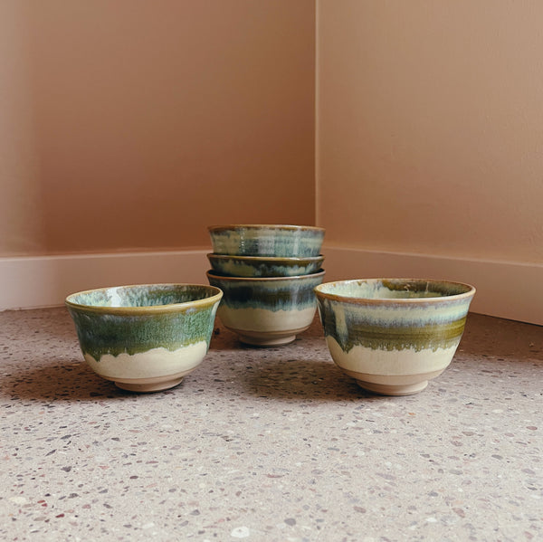 Matcha skål/Chawan - Håndlavet keramikkop, grøn - Schmidt. Køb hos Studio Holdbar (webshop & butik). Hurtig levering