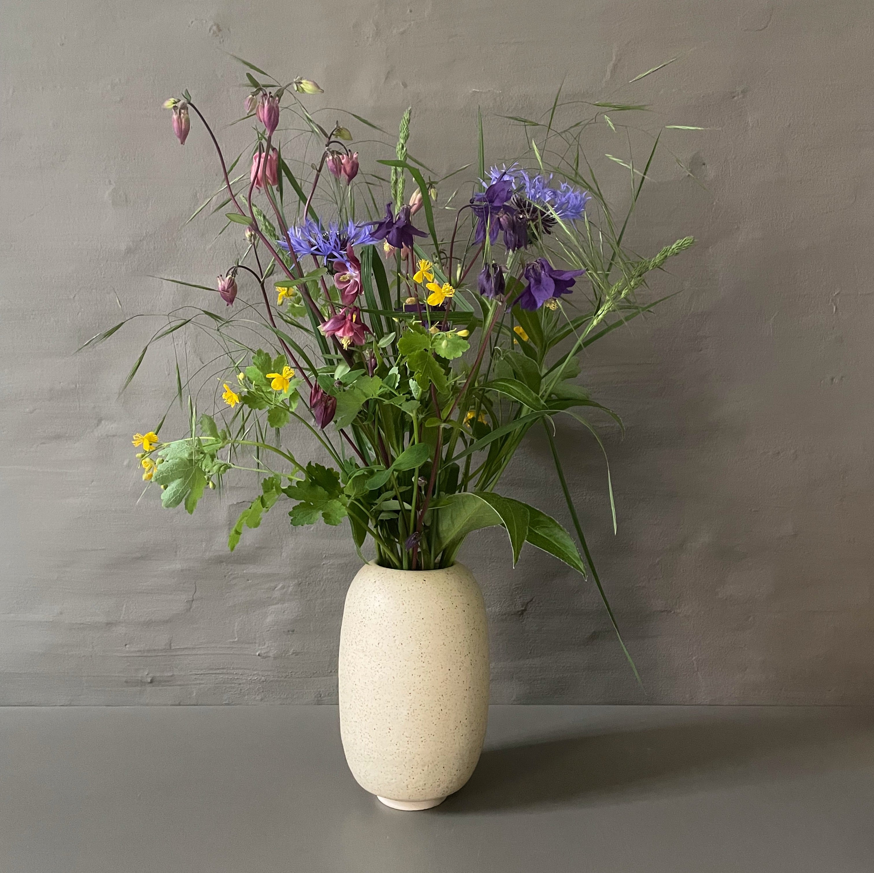 Unika keramik vase (H:19cm) - Medium - Light yellow