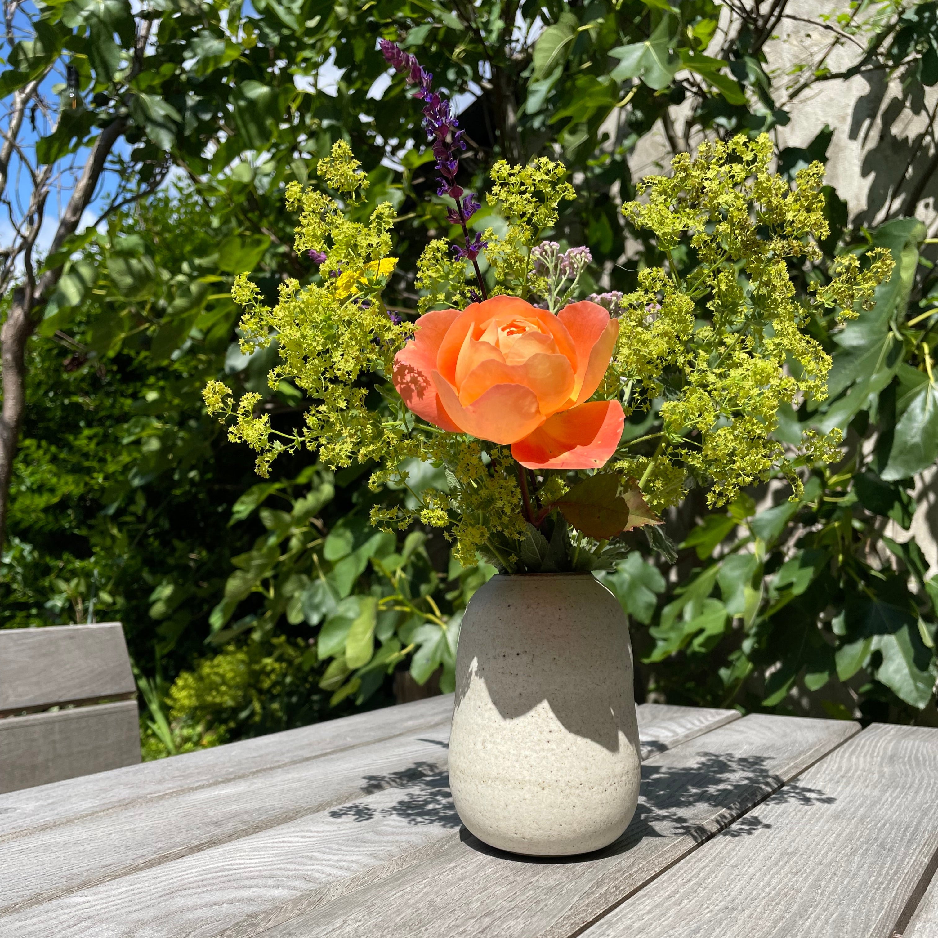 Vase (H:15 cm) - Ottetals formet -  Grå