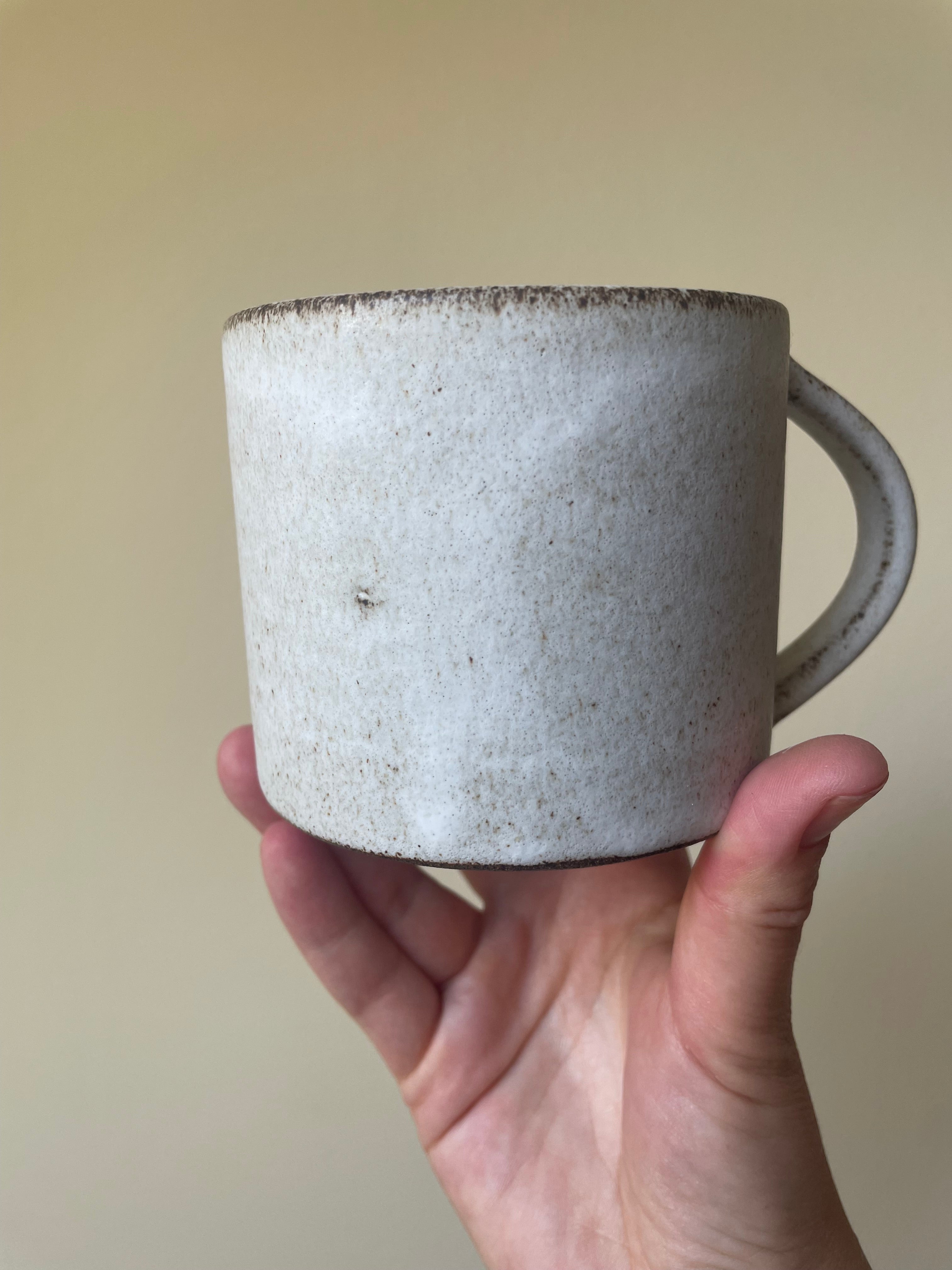 2. sortering: Moon - No. 2 - Hånddrejet krus med hank
