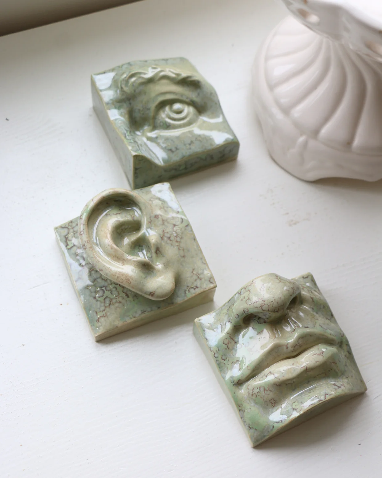 Vægrelief til ophæng - Ear - Vægkunst - Crystal Green