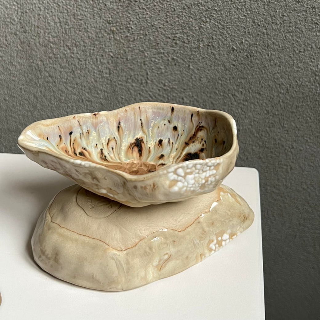 Håndlavet keramik østers // Til smykker eller salt. Køb hos Studio Holdbar (webshop & butik). Hurtig levering