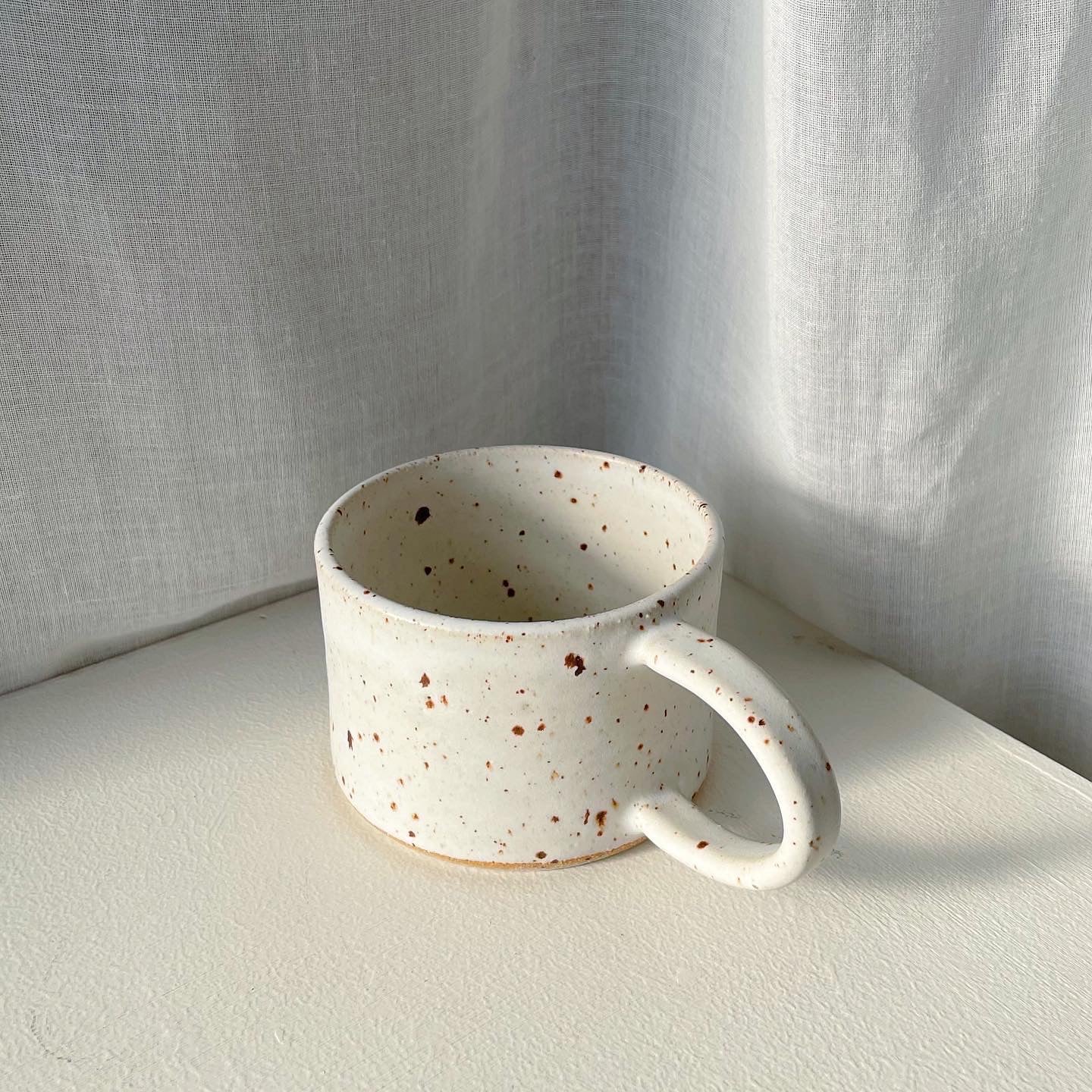 Håndlavet keramik smykkeskål, Seagull - Handmade By Marle. Køb hos Studio Holdbar (webshop & butik). Hurtig levering