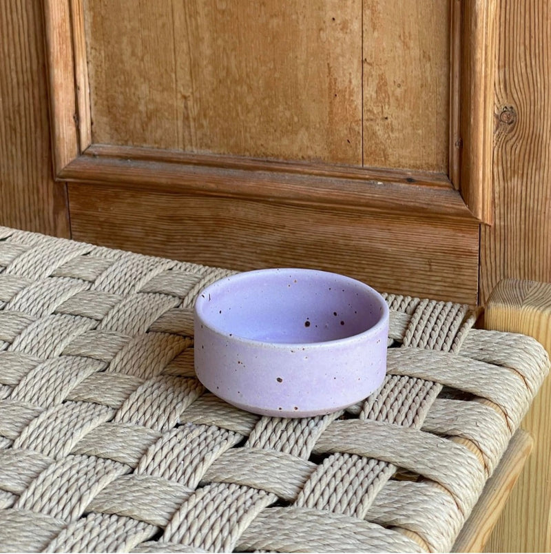 Gavesæt: Smuk håndlavet keramikkop, skål & soja-fyrfadslys - Purple Stain