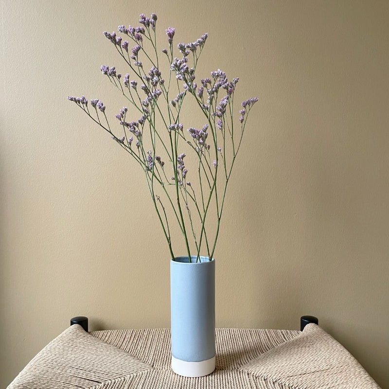 Lille vase i stentøjsler - H18 cm - Lys blå