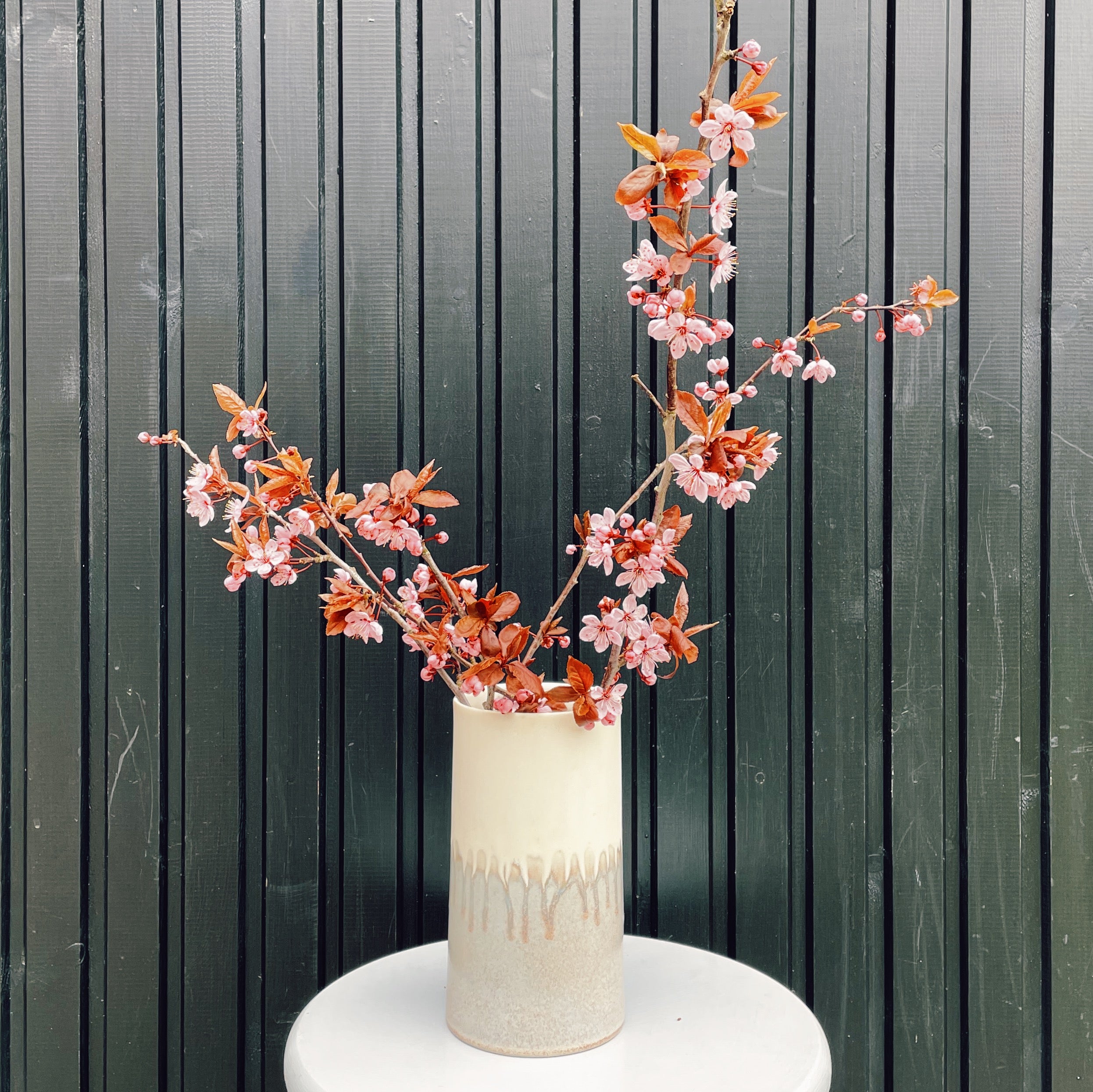 Smuk håndlavet keramikvase 18 cm - Unika - Dansk keramik. Køb hos Studio Holdbar (webshop & butik). Hurtig levering