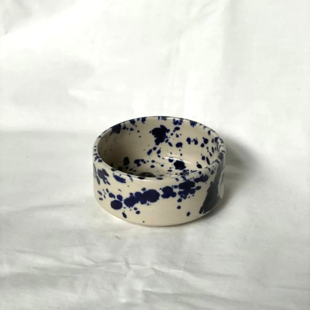 Håndlavet keramik smykkeskål - Blue ink - Handmade By Marle. Køb hos Studio Holdbar (webshop & butik). Hurtig levering